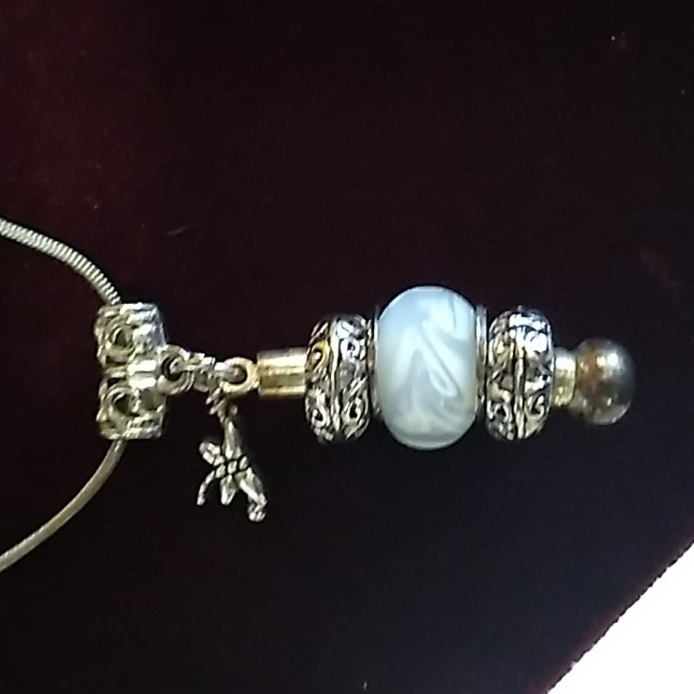 Beautiful Glass Beaded Necklace and Bracelet - Picture 3 of 6